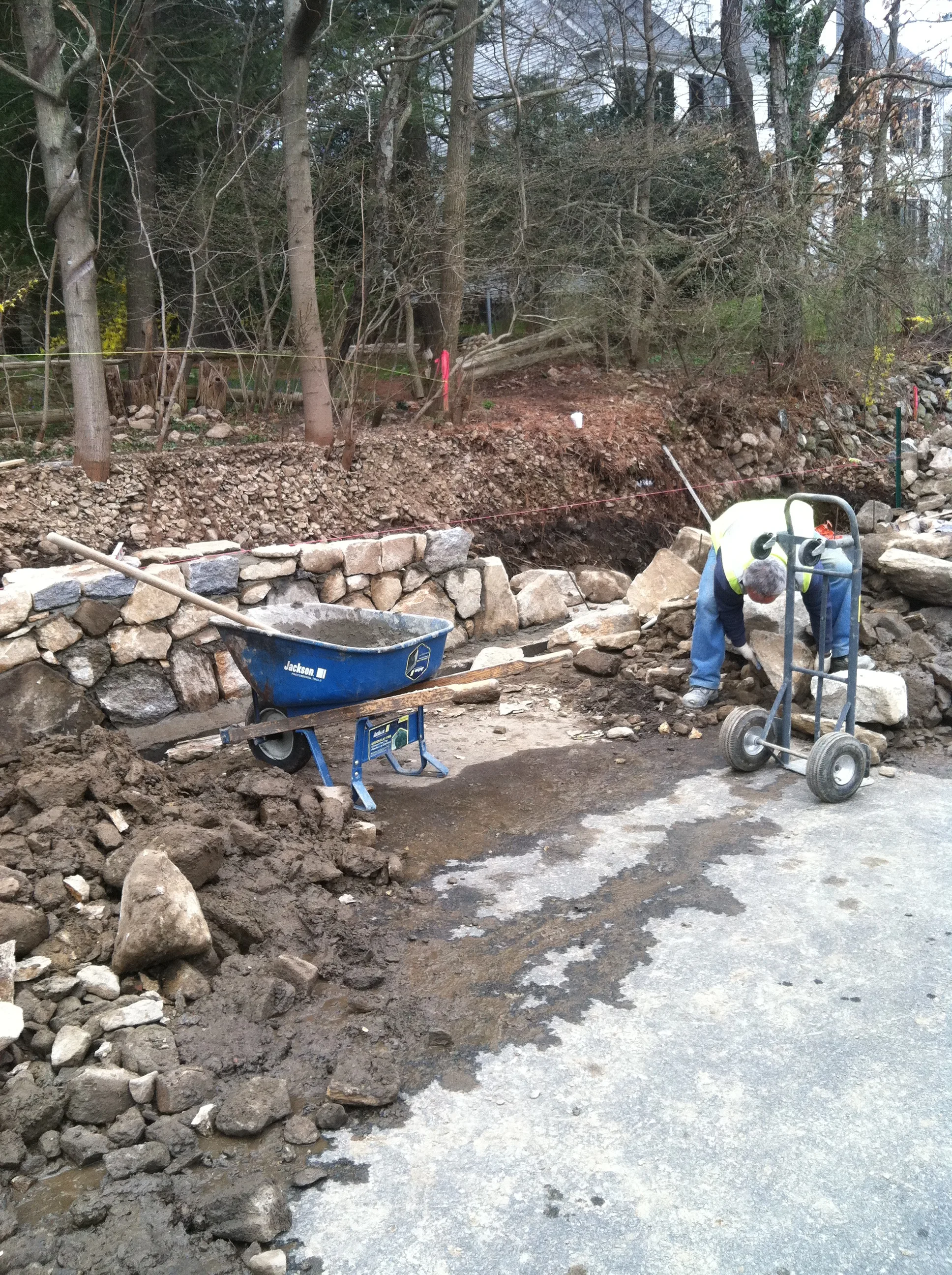Natural stone wall New Canaan residential property