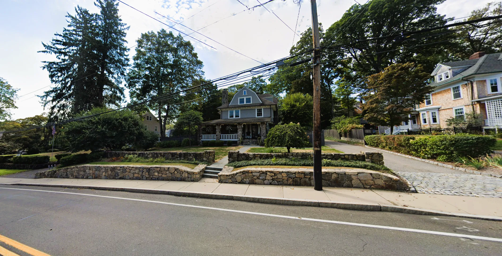 Residential stone masonry